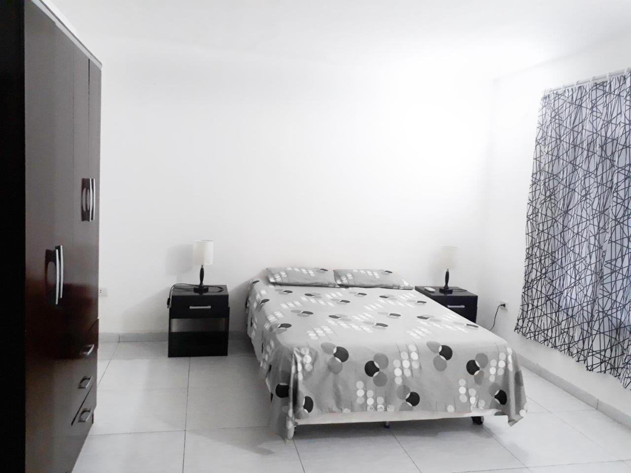 City Lodge Apart Санта-Крус-де-ла-Сьєрра Екстер'єр фото